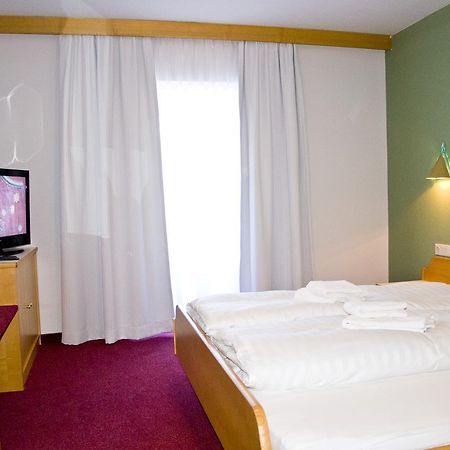 Hotel Alpenfriede แยร์สเซินส์ ภายนอก รูปภาพ